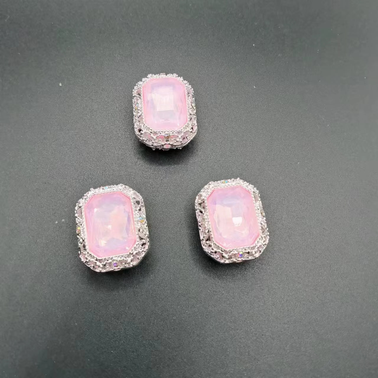 【B23】Rectangular diamond bead