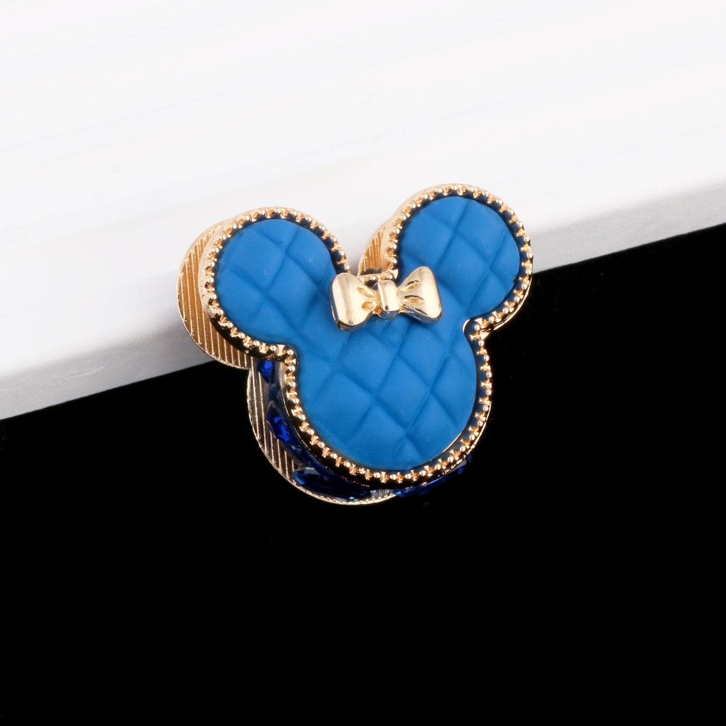 【B17】Mickey Mouse ears