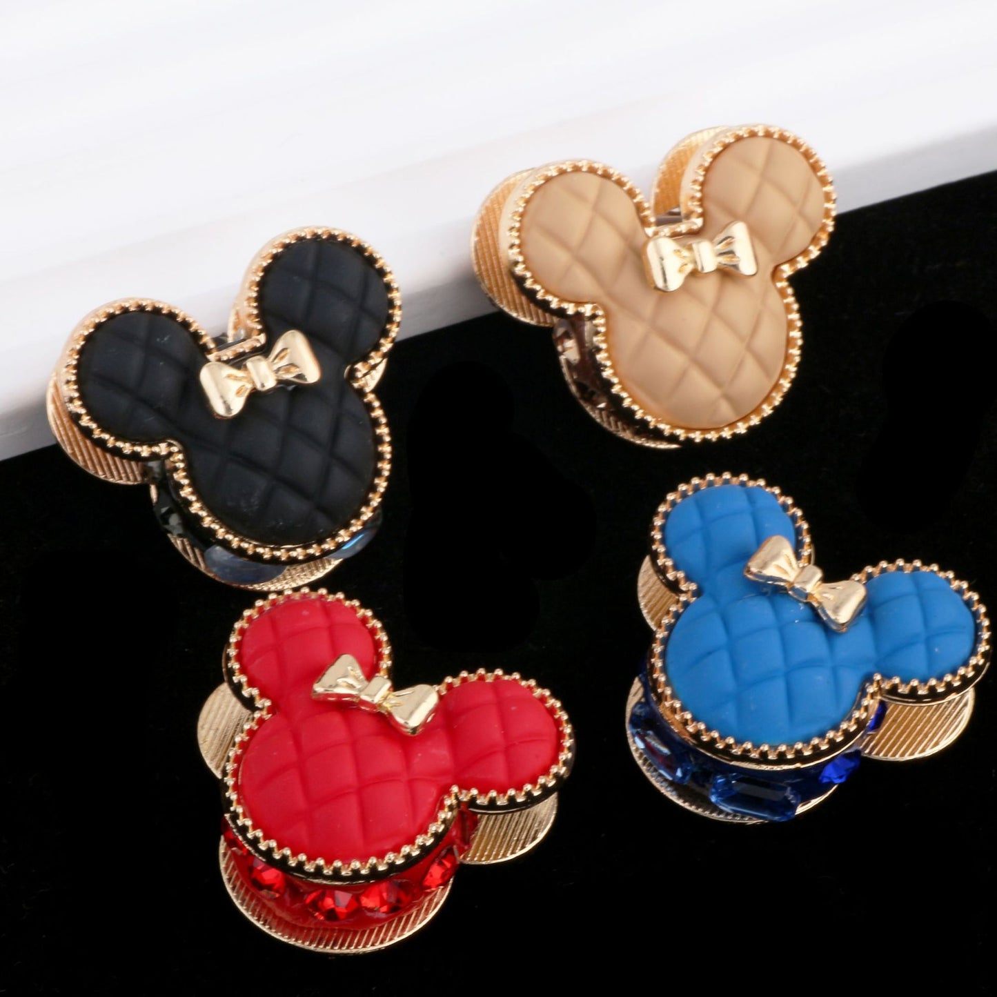 【B17】Mickey Mouse ears